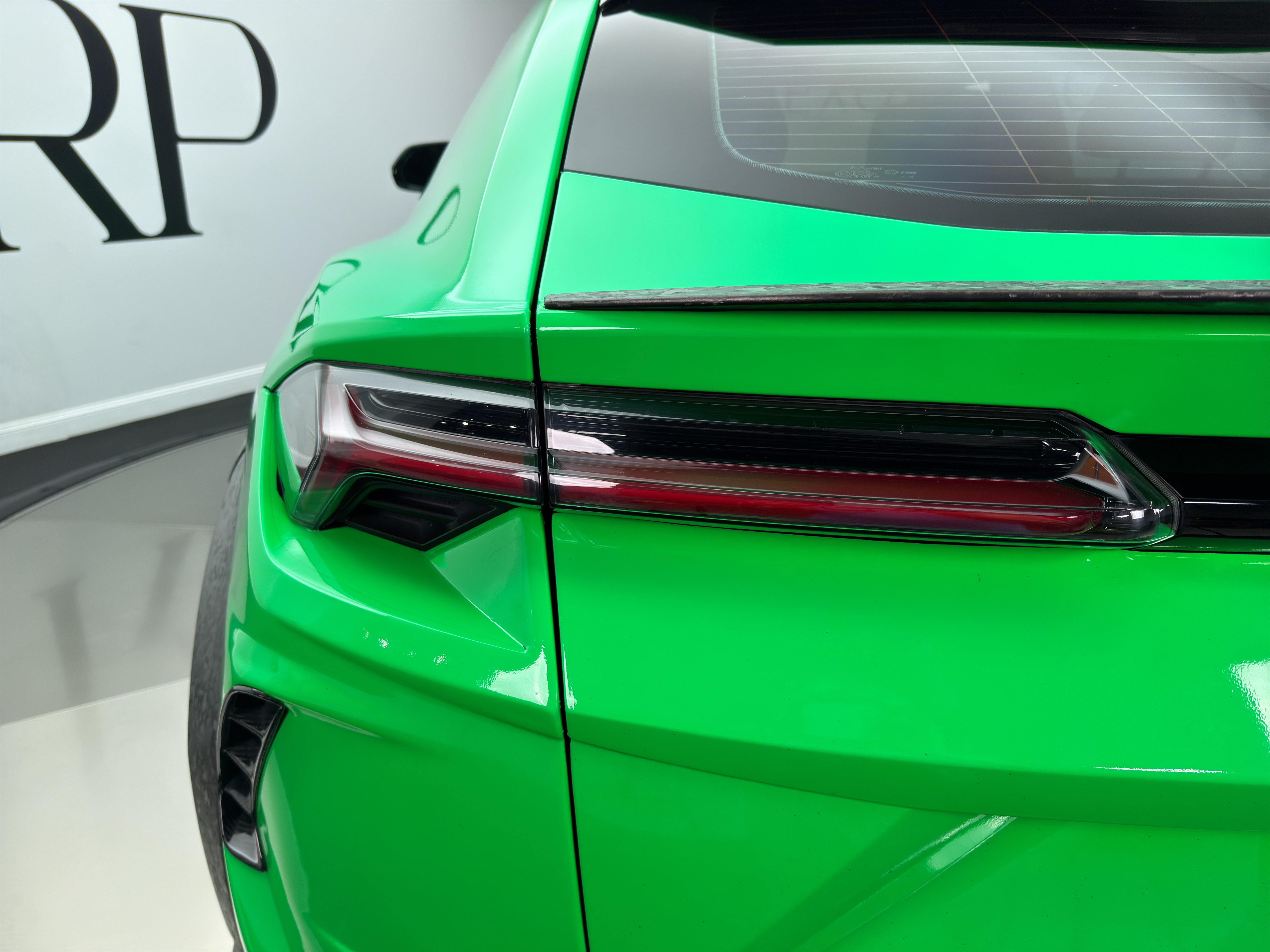 Used 2022 Lamborghini Urus AWD/4WD image 12