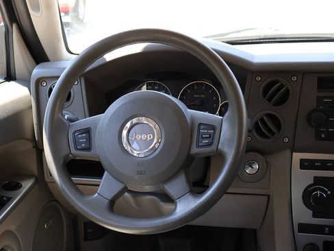 Used 2007 Jeep Commander Sport AWD/4WD image 29