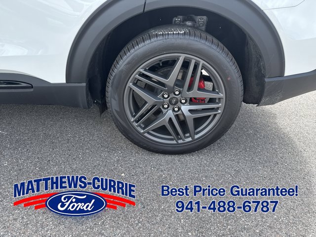 New 2026 Ford Explorer ST-Line w/ ST-Line Street Pack AWD/4WD image 16
