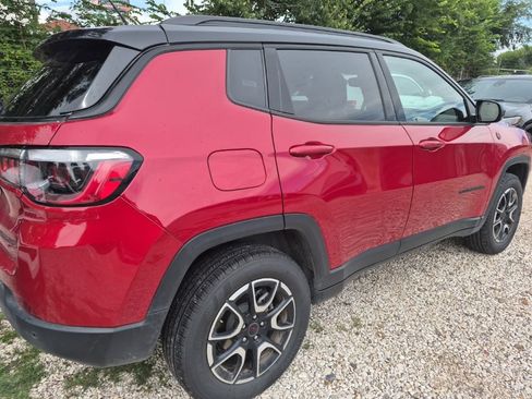 Used 2025 Jeep Compass Trailhawk AWD/4WD image 3