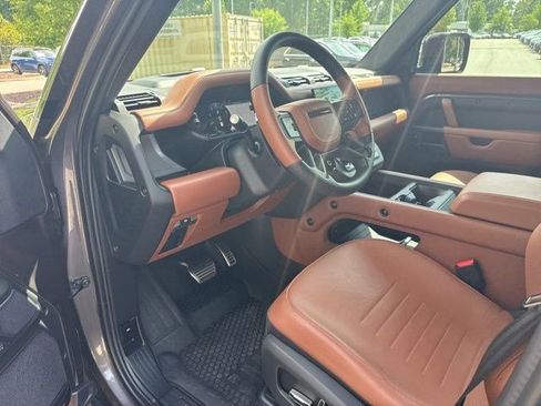 Used 2025 Land Rover Defender 110 AWD/4WD image 8