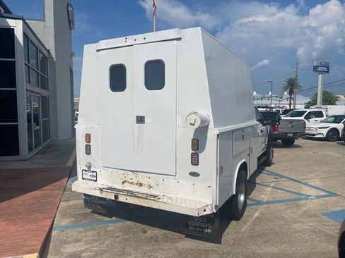 Used 2017 Ford F550 XLT image 10
