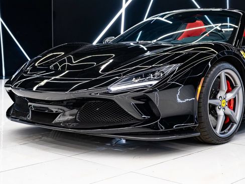 Used 2023 Ferrari F8 Tributo RWD image 4