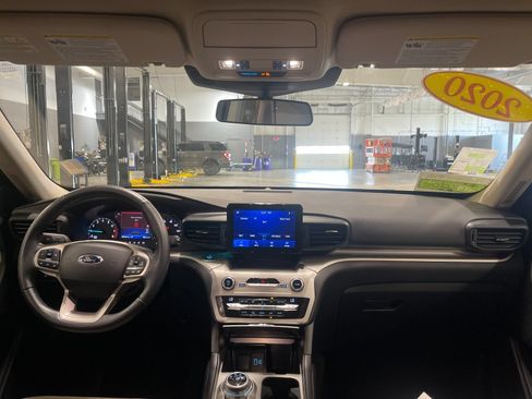Used 2020 Ford Explorer XLT RWD image 15