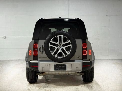 Used 2022 Land Rover Defender 110 S image 7