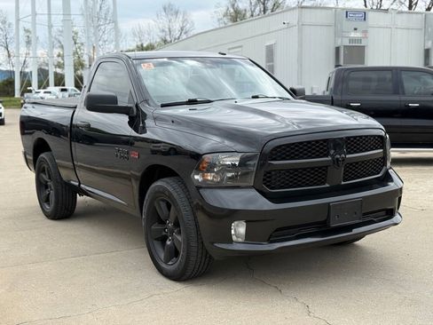 Used 2017 RAM 1500 Express w/ Black Ram 1500 Express Group image 24