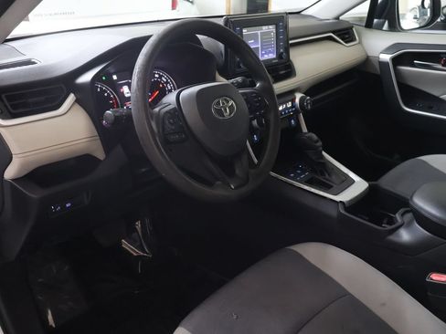 Used 2022 Toyota RAV4 XLE FWD image 17