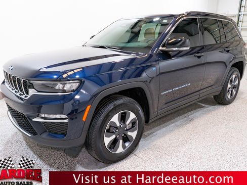 Used 2023 Jeep Grand Cherokee 4WD 4xe image 2