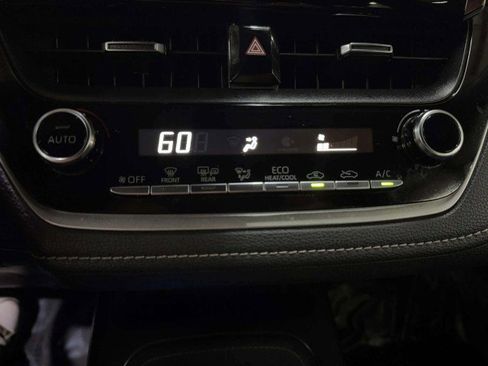 Used 2019 Toyota Corolla SE image 35