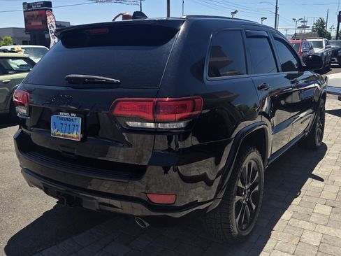 Used 2019 Jeep Grand Cherokee Altitude AWD/4WD image 5