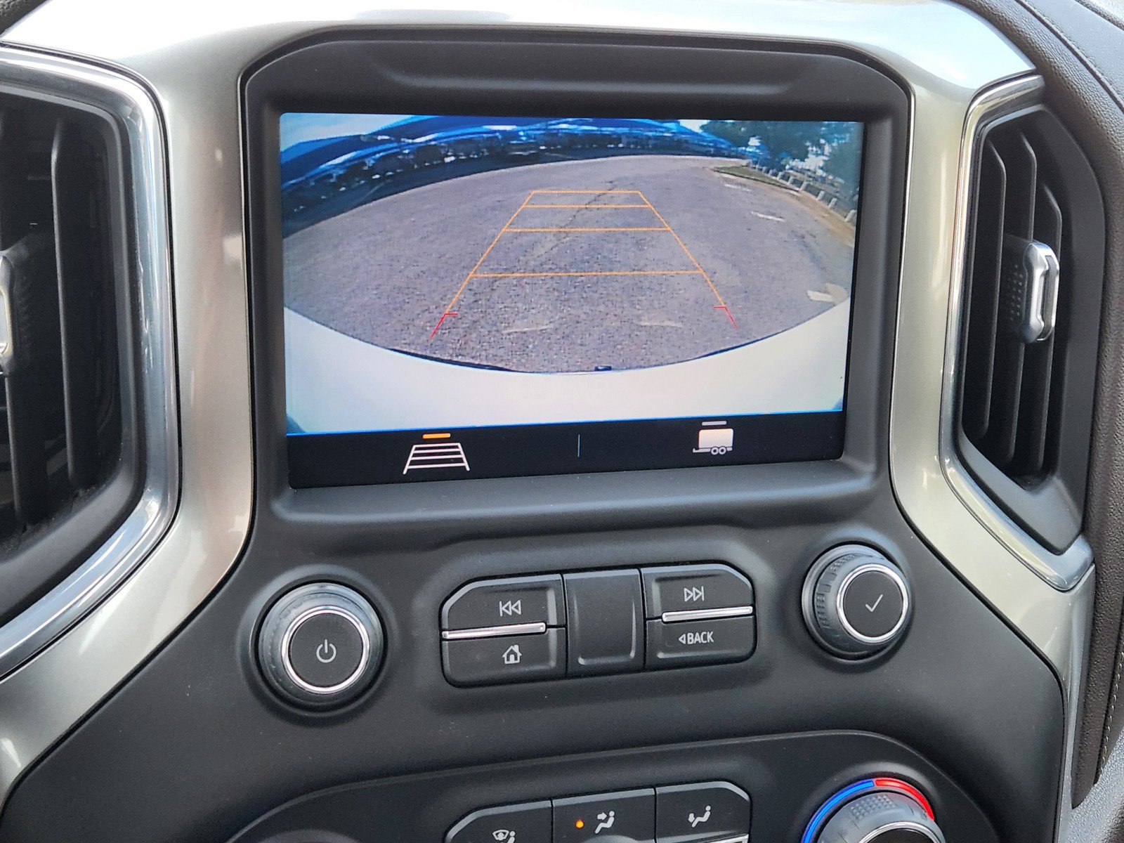 Used 2021 Chevrolet Silverado 1500 LT w/ LPO, Liner Protection Package RWD image 7
