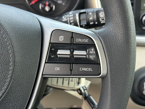 Used 2019 Kia Sorento FWD V6 image 24