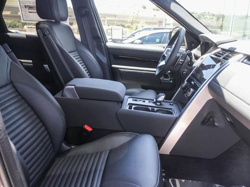 New 2025 Land Rover Discovery S image 22