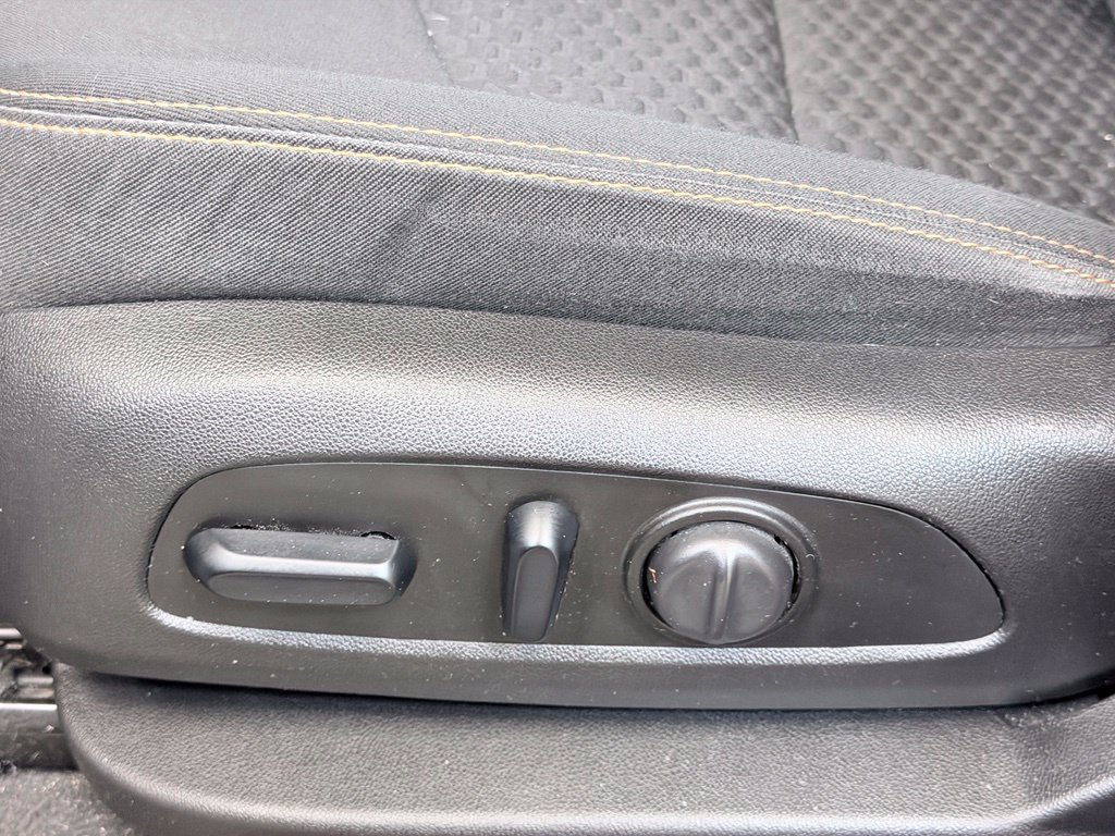 Used 2019 GMC Terrain SLE w/ Driver Convenience Package FWD image 11