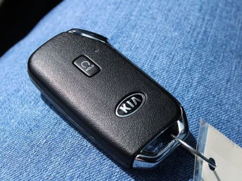 Used 2021 Kia Seltos SX w/ SX Sunroof Package AWD/4WD image 18