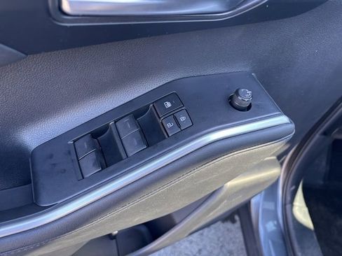 Certified 2024 Toyota Highlander XLE image 46