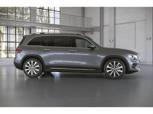 Used 2022 Mercedes-Benz GLB 250 image 30