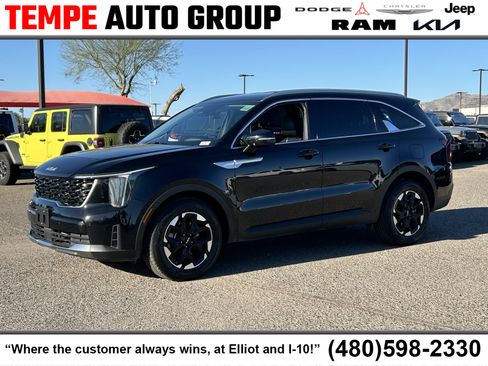 Certified 2024 Kia Sorento S image 1