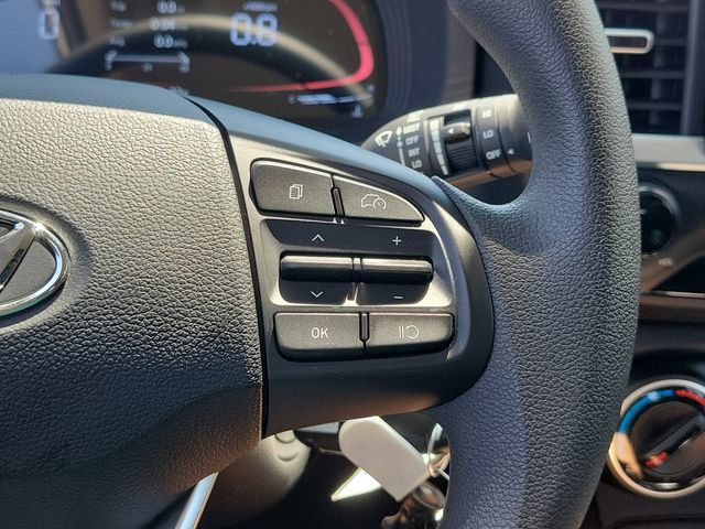 Certified 2026 Hyundai Venue SE FWD image 8