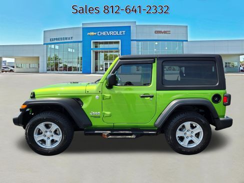 Used 2020 Jeep Wrangler Sport AWD/4WD image 4