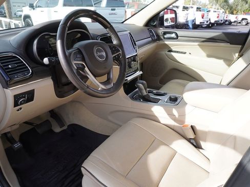 Used 2020 Jeep Grand Cherokee Overland image 17