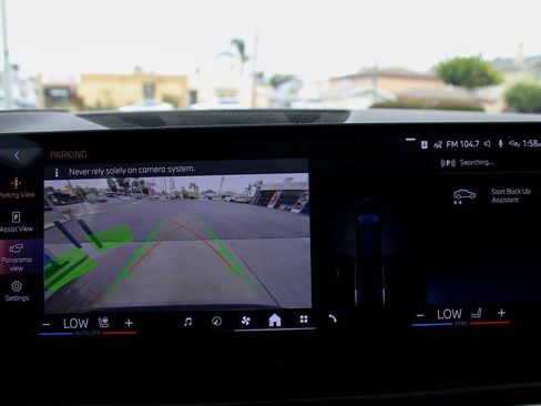 Used 2024 BMW X7 xDrive40i w/ M Sport Package AWD/4WD image 42