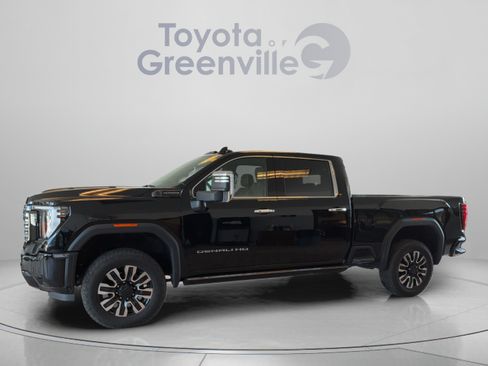 Used 2025 GMC Sierra 2500 Denali Ultimate w/ Max Trailering Package AWD/4WD image 2