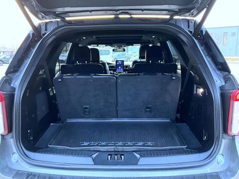 Used 2021 Ford Explorer ST w/ Equipment Group 401A image 9