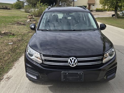 Used 2017 Volkswagen Tiguan S image 13
