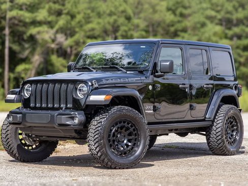 Used 2018 Jeep Wrangler Unlimited Sahara w/ Quick Order Package 24M Moab AWD/4WD image 1