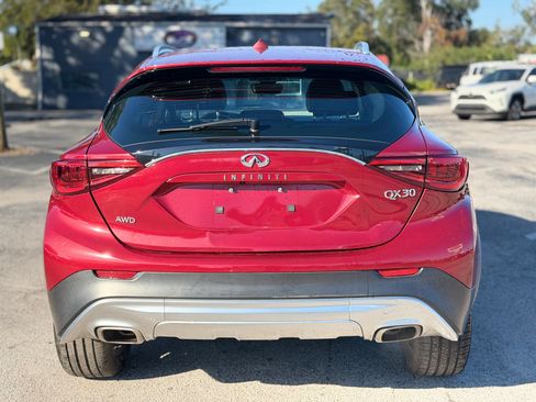 Used 2017 INFINITI QX30 AWD image 5