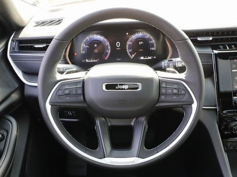 New 2025 Jeep Grand Cherokee L Laredo w/ Luxury Tech Group I image 21