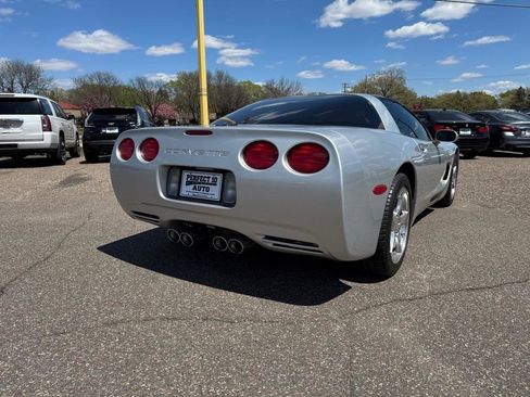 Used 2001 Chevrolet Corvette Coupe w/ Preferred Equipment Group2 RWD image 5
