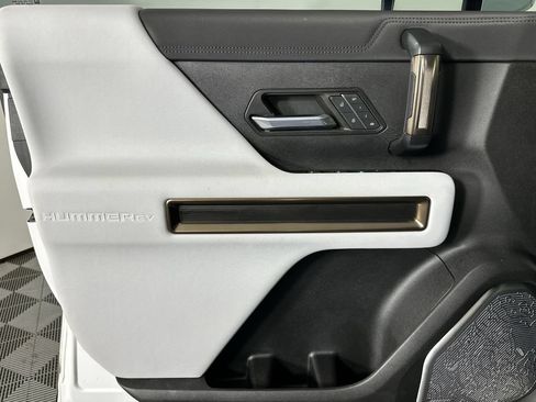 Used 2024 GMC Hummer EV 2X w/ LPO, Illumination Package AWD/4WD image 24