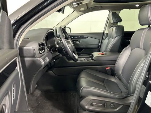 Used 2024 Honda Pilot Touring image 12