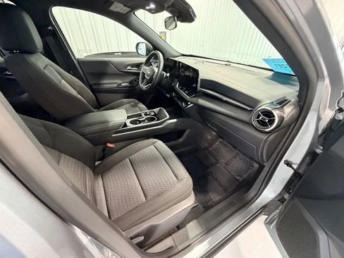 Used 2026 Chevrolet Equinox LT AWD/4WD image 23