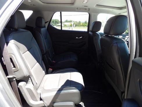 Used 2019 Chevrolet Traverse LT w/ LT Premium Package FWD image 16