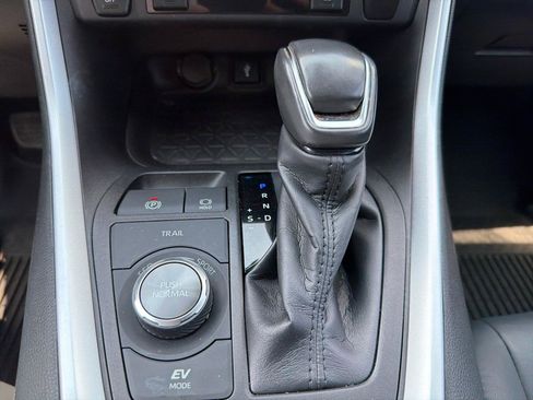 Used 2021 Toyota RAV4 XSE AWD/4WD image 25