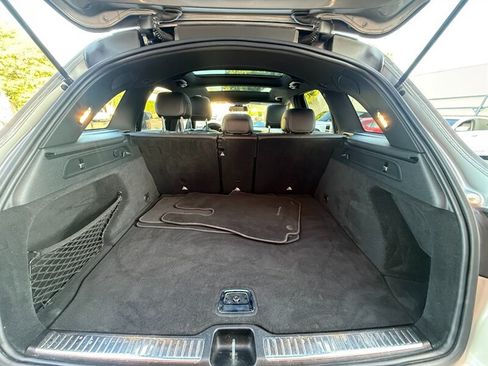 Used 2019 Mercedes-Benz GLC 300 w/ Premium Package image 33