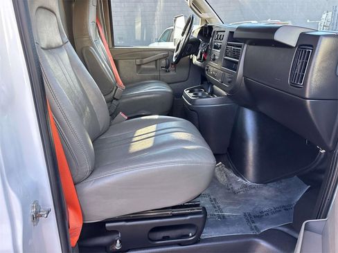 Used 2023 Chevrolet Express 4500 Extended w/ Power Convenience Package image 11