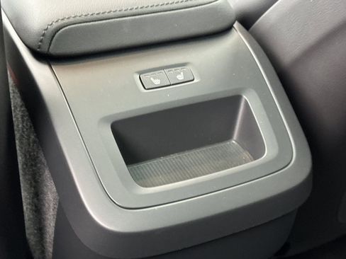 Used 2025 Volvo XC60 B5 Core w/ Protection Package Premier image 13