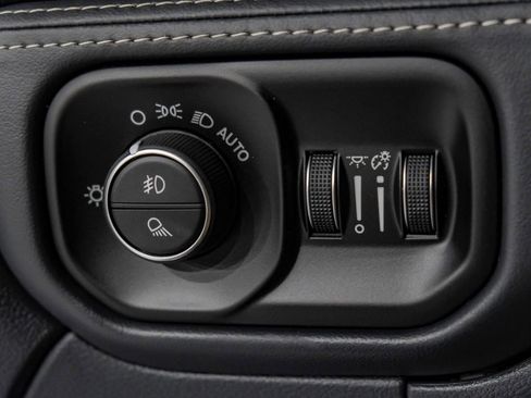 Used 2022 RAM 3500 Limited image 29