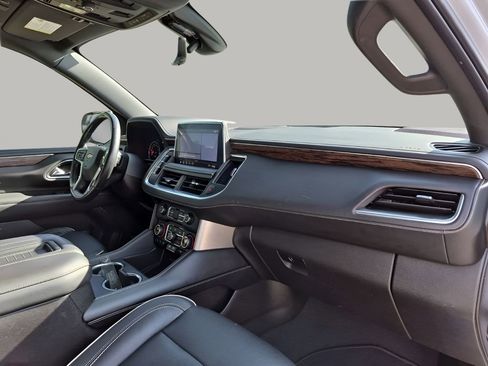 Used 2021 Chevrolet Suburban Premier w/ Premium Package image 14