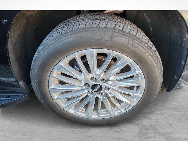 Used 2025 Cadillac Escalade Premium Luxury AWD/4WD image 3