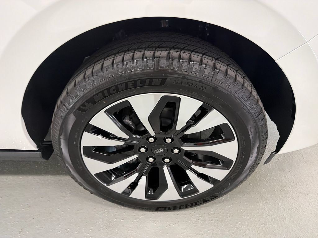 New 2027 Ford Expedition Max Platinum w/ Driver's Package RWD image 5