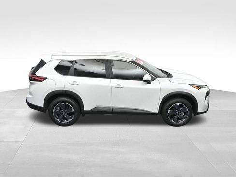 Used 2025 Nissan Rogue SV FWD image 37