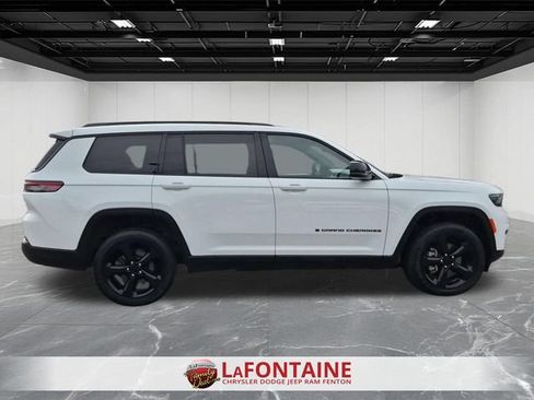 Used 2024 Jeep Grand Cherokee L Altitude AWD/4WD image 6