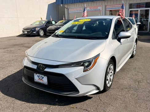 Used 2024 Toyota Corolla LE FWD image 4