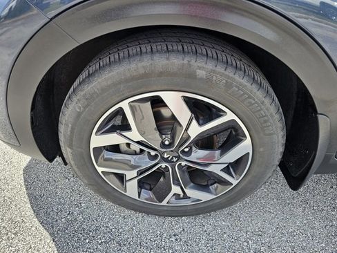 Used 2022 Kia Sportage EX image 11