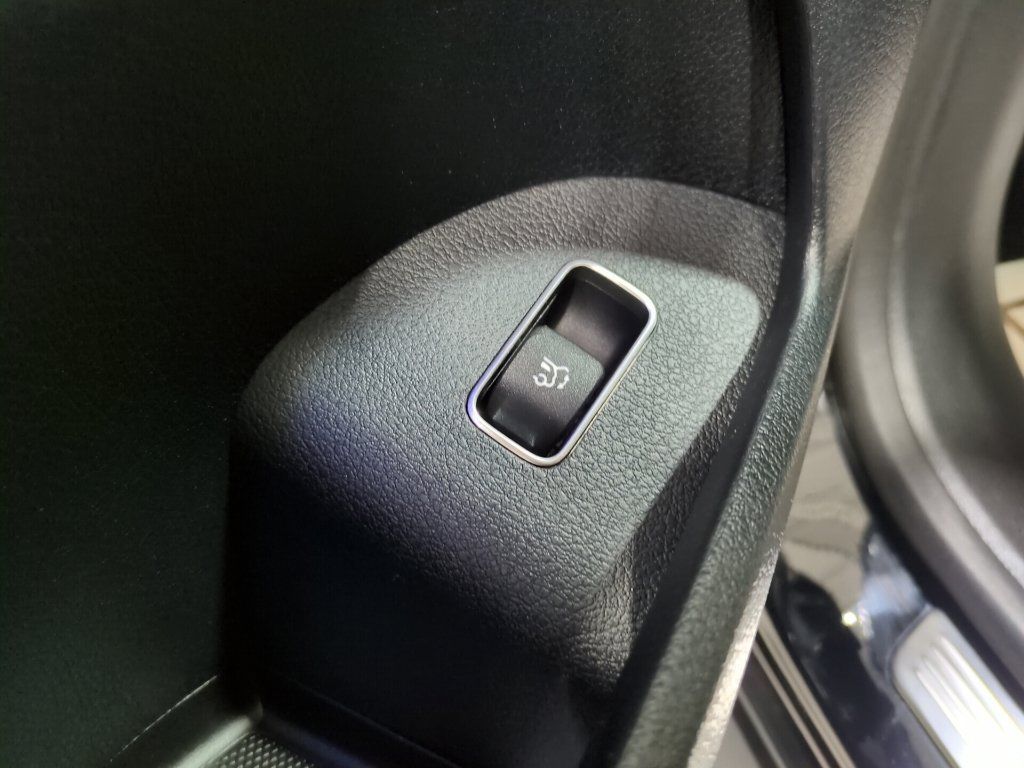 Used 2025 Mercedes-Benz GLE 350 4MATIC image 23